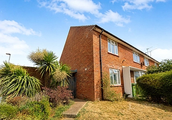 2 bed flat/apartment for rent in Coleridge Road, Portsmouth, PO6