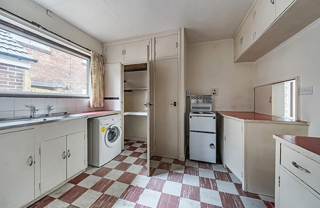 2 bedroom bungalow for sale - Inverclyde Road, Poole, Dorset, BH14 - Property View 3