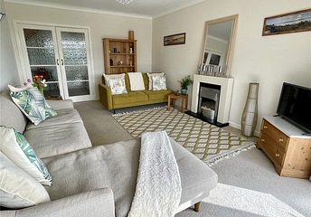 4 bedroom bungalow for sale - Lake Drive, Poole, Dorset, BH15 - Property View 1