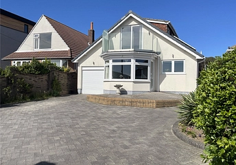 4 bedroom bungalow for sale - Lake Drive, Poole, Dorset, BH15 - Property View 1