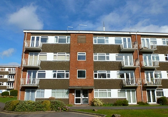 2 bed flat/apartment for rent in Mount Road, Poole, BH14