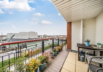 2 bedroom apartment for sale - Arethusa House, Gunwharf Quays, Portsmouth, Hampshire, PO1 - Property View 1