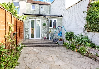 2 bedroom house for sale - St. Vincent Road, Southsea, Hampshire, PO5 - Property View 1