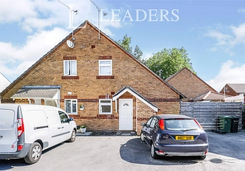 2 bedroom bungalow for sale - Plumpton Gardens, Portsmouth, Hampshire, PO3 - Property View 1