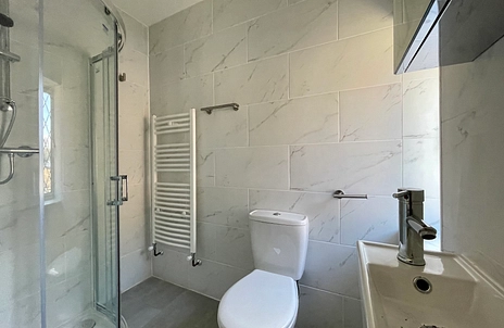 property to rent - The Frenches, Redhill, Surrey, RH1 - Property View 2