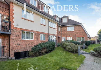2 bed flat/apartment for rent in Brook Road, Redhill, RH1