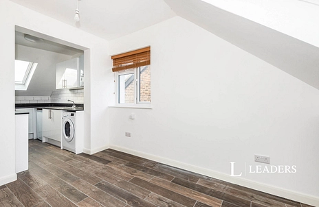 1 bedroom property to rent - Grovehill Road, Redhill, Surrey, RH1 - Property View 3