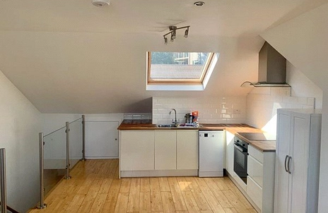 2 bedroom apartment to rent - Garlands Road, Redhill, Surrey, RH1 - Property View 2