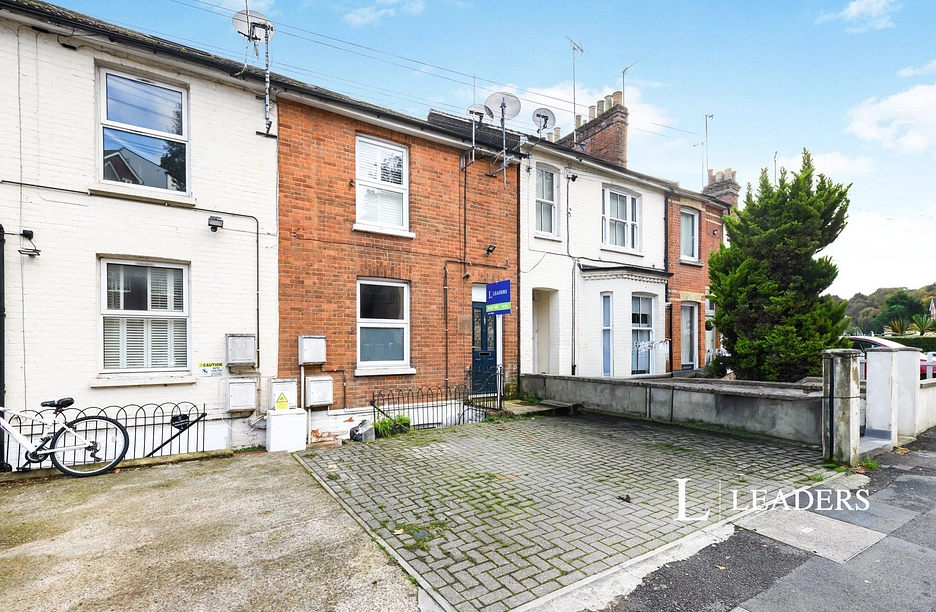 2 bedroom apartment to rent - Garlands Road, Redhill, Surrey, RH1 - Property View 1