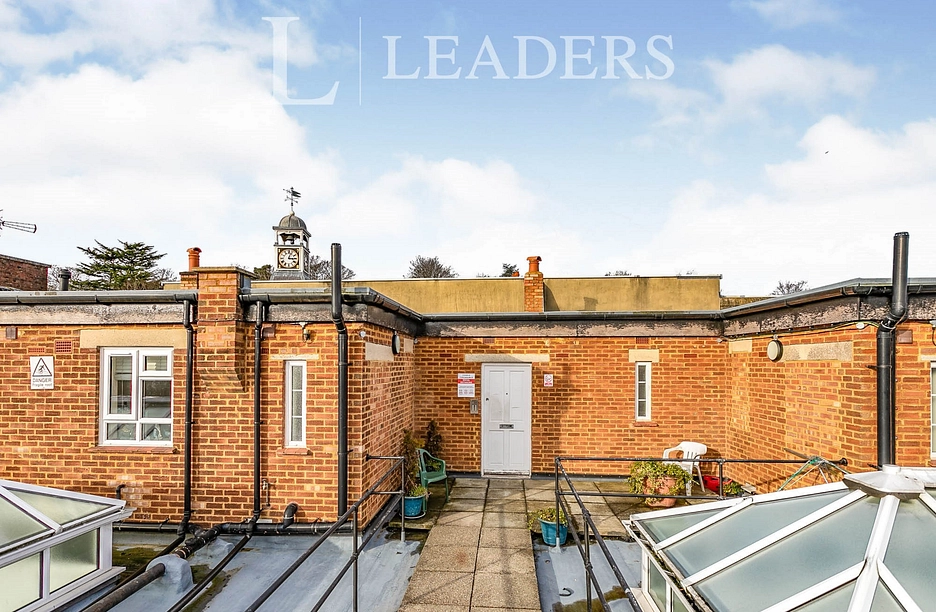 1 bedroom property to rent - High Street, Reigate, RH2 - Property View 1