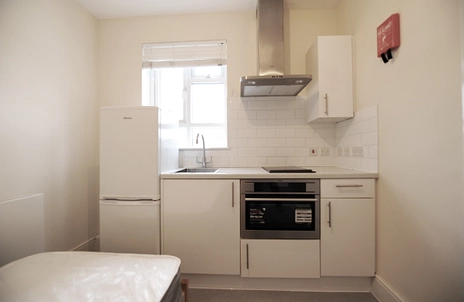 1 bedroom studio to rent - High Street, Reigate, RH2 - Property View 3