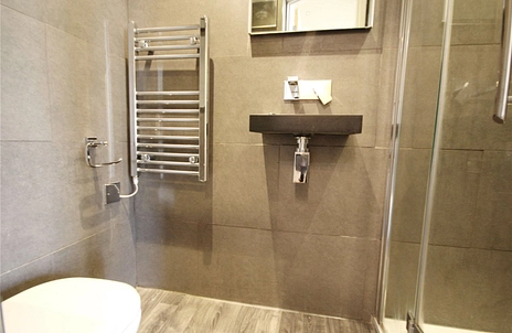 property to rent - Hewlett Road, Cheltenham, Gloucestershire, GL52 - Property View 3