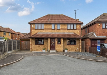 4 bedroom house for sale - Jarvis Road, Canvey Island, Essex, SS8 - Property View 1