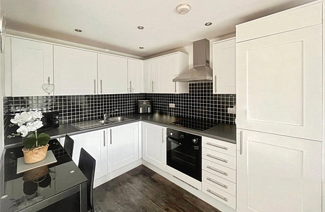 2 bedroom apartment for sale - Station Avenue, Southend-on-Sea, Essex, SS2 - Property View 3