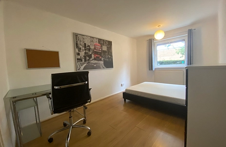 3 bedroom apartment to rent - Rednal House, 102 Greetham Street, Southsea, PO5 - Property View 2