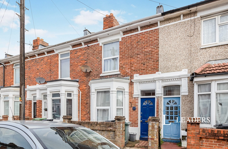 3 bedroom house to rent - Grayshott Road, PO4 - Property View 1