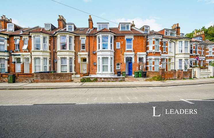 3 bedroom apartment to rent - Waverley Road, Southsea, PO5