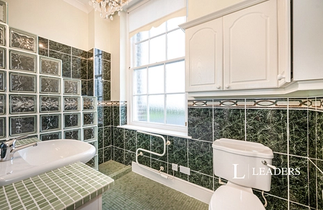 3 bedroom apartment to rent - Halliday House, Gunners Row, Southsea, PO4 - Property View 3