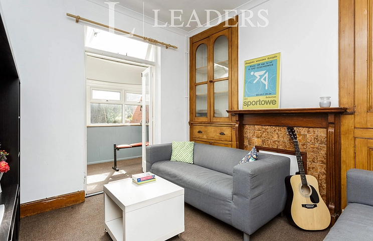 4 bedroom house to rent - Bath Road, PO4