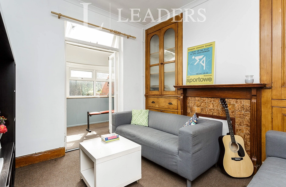 4 bedroom house to rent - Bath Road, PO4 - Property View 1