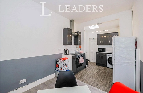 4 bedroom house to rent - Percy Road, PO4 - Property View 2