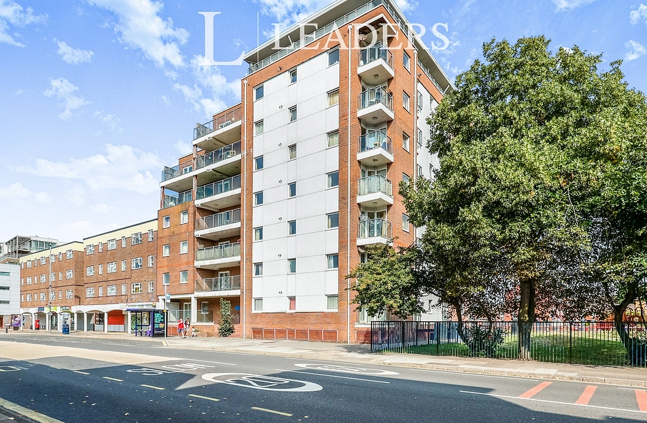 2 bedroom apartment to rent - Harbour Ridge, 163 Queen Street, Portsmouth, PO1 - Property View 1