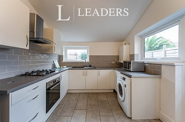 5 bedroom house to rent - Bradford Road, Southsea, PO5