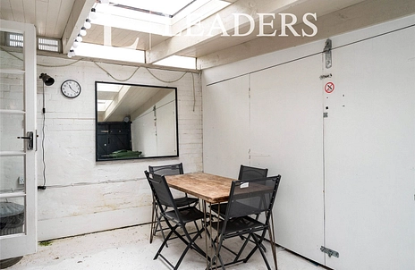 4 bedroom house to rent - Carisbrooke Road, Southsea, PO4 - Property View 3