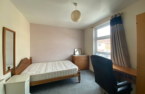 4 bedroom house to rent - Edmund Road, PO4 - Property View 2