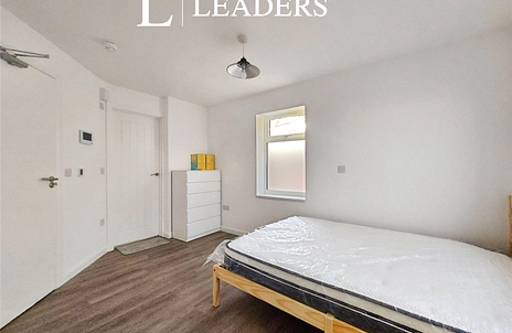 1 bedroom property to rent - Crouch Road, RM16 - Property View 3