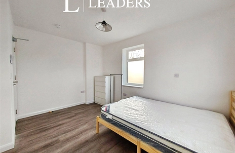 1 bedroom property to rent - Crouch Road, Grays, Essex, RM16 - Property View 2