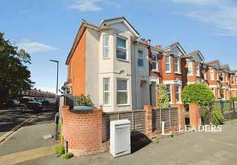 3 bedroom house for sale - Oakley Road, Southampton, Hampshire, SO16 - Property View 1