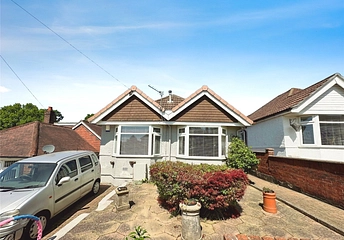 2 bedroom bungalow for sale - Upper Deacon Road, Southampton, Hampshire, SO19 - Property View 1
