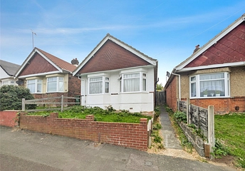 2 bedroom bungalow for sale - Wycliffe Road, Southampton, Hampshire, SO18 - Property View 1