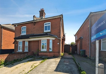 3 bedroom house for sale - Butts Road, Southampton, Hampshire, SO19 - Property View 1