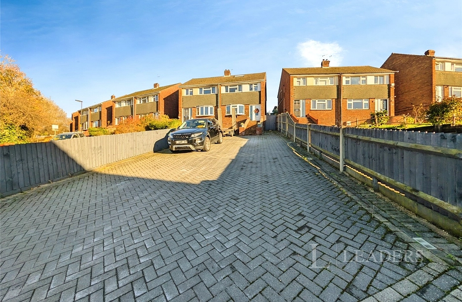 3 bedroom house for sale - Crowther Close, Southampton, Hampshire, SO19 - Property View 1