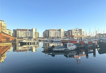 2 bedroom apartment for sale - Midway Quay, Eastbourne, East Sussex, BN23 - Property View 1