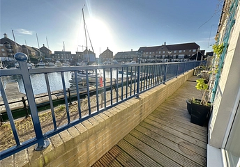 2 bedroom apartment for sale - The Piazza, Eastbourne, East Sussex, BN23 - Property View 1