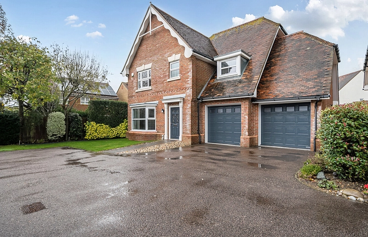 4 bedroom house for sale - Howland Close, Eastbourne, East Sussex, BN23