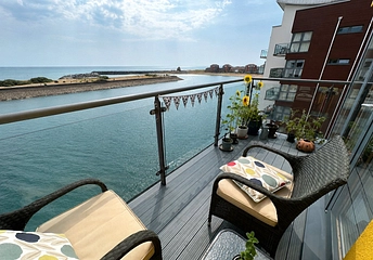 2 bedroom apartment for sale - Midway Quay, Eastbourne, East Sussex, BN23 - Property View 1