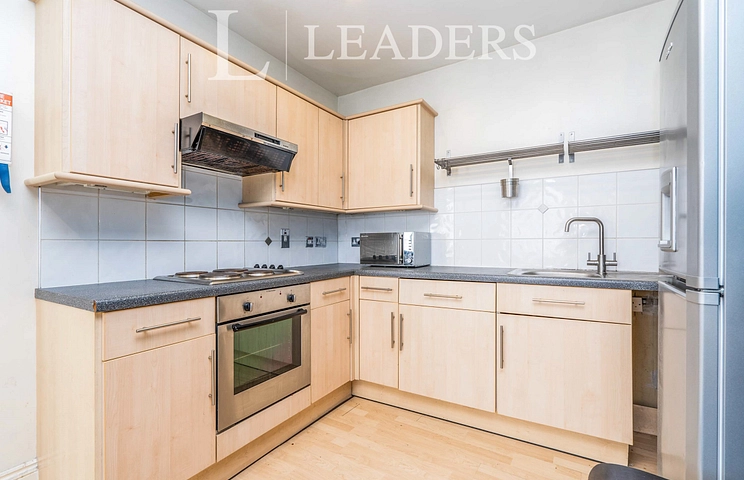 2 bedroom apartment to rent - Canute Castle, 2 Royal Crescent Road, Southampton, SO14