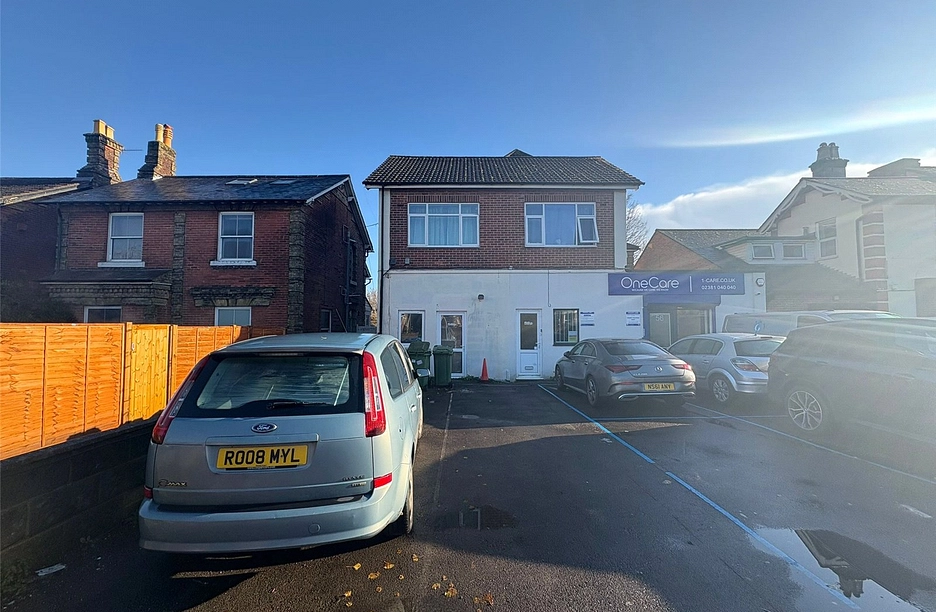 property to rent - Portswood Road, Southampton, Hampshire, SO17 - Property View 1