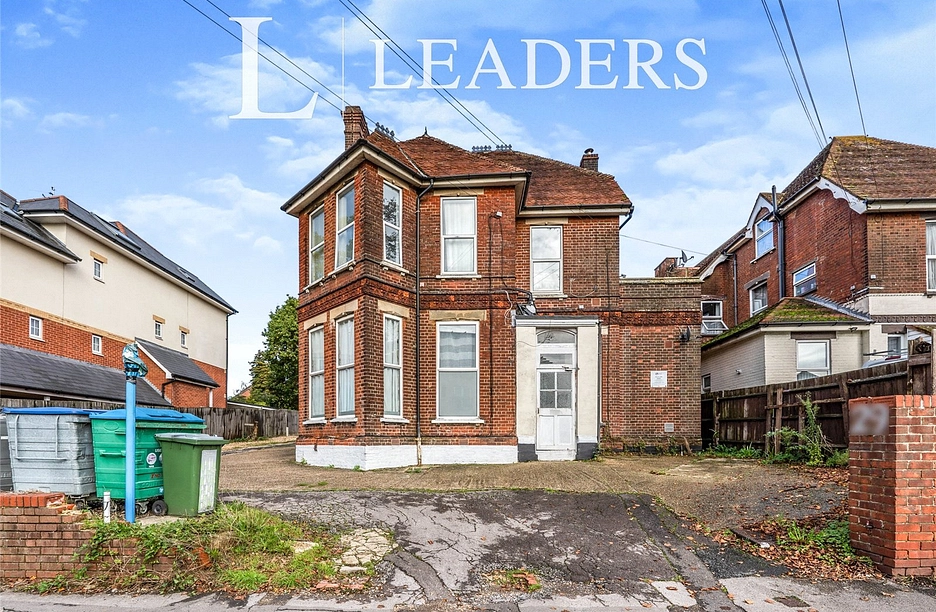 apartment to rent - Cobden Avenue, Southampton, Hampshire, SO18 - Property View 1