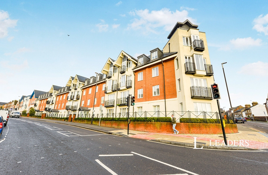 apartment to rent - London Road, St. Albans, AL1 - Property View 1