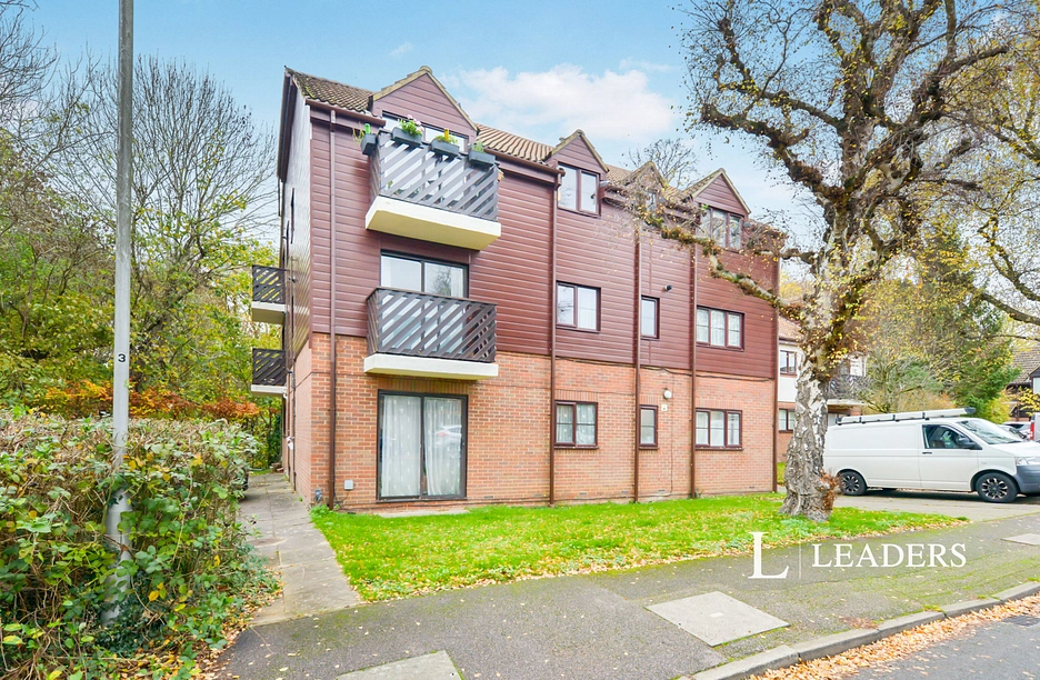 2 bedroom apartment to rent - Edmond Beaufort Drive, St. Albans, Hertfordshire, AL3 - Property View 1