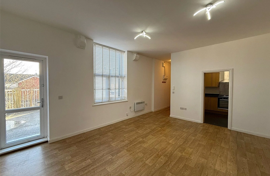 2 bedroom apartment to rent - Milnrow Road, Shaw, Oldham, OL2 - Property View 1