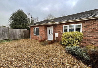 2 bedroom bungalow to rent - Highfield, Clare, Sudbury, Suffolk, CO10 - Property View 1