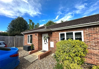 2 bedroom bungalow to rent - Highfield, Clare, Sudbury, Suffolk, CO10 - Property View 1