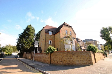 2 bedroom apartment to rent - Church Court, Dolphin Close, Surbiton, KT6