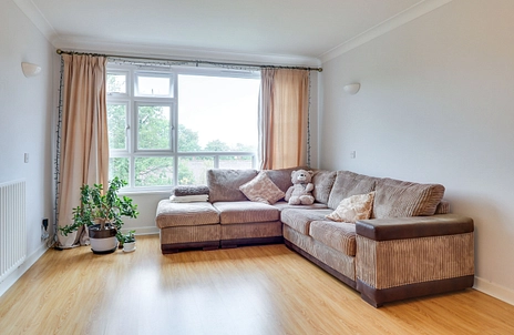 2 bedroom apartment to rent - Chesterfield Court, Cranes Park, Surbiton, KT5 - Property View 3